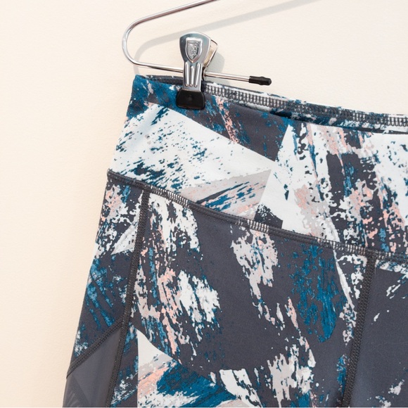 Zella Abstract Pattern Grey Mesh Inset Workout Leggings Size Medium - Picture 3 of 7